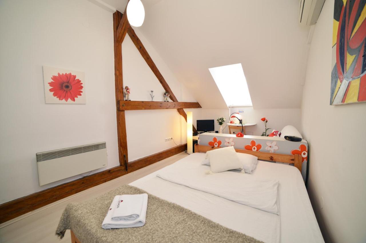 Studio Apartment White Zagreb Exterior foto